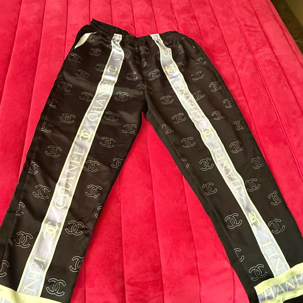 Pijamas - Picture 3 of 3